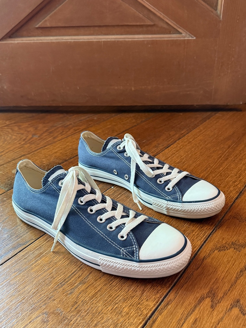 CONVERSE Chuck Taylor All-Star Low-Top Sneakers Navy Blue Men's 11/Women’s 13 - Picture 2 of 10